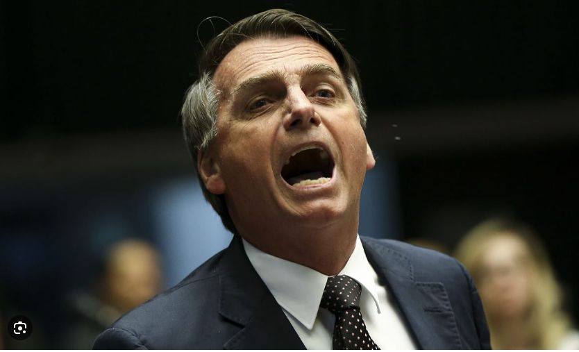 PF dá prazo de 24 horas para Bolsonaro entregar passaporte em operação