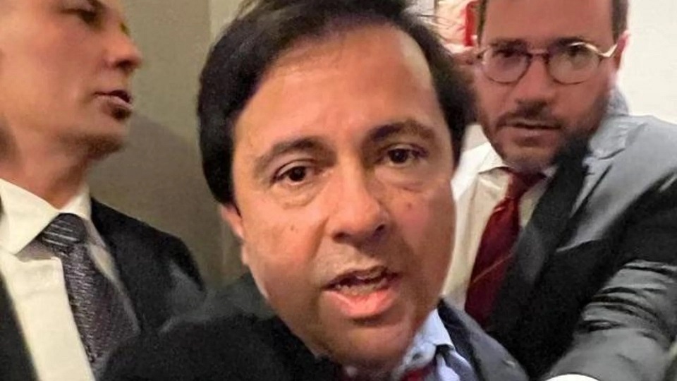 Ex-secretário foi retirado da festa após entrar no local sem ter sido convidado 