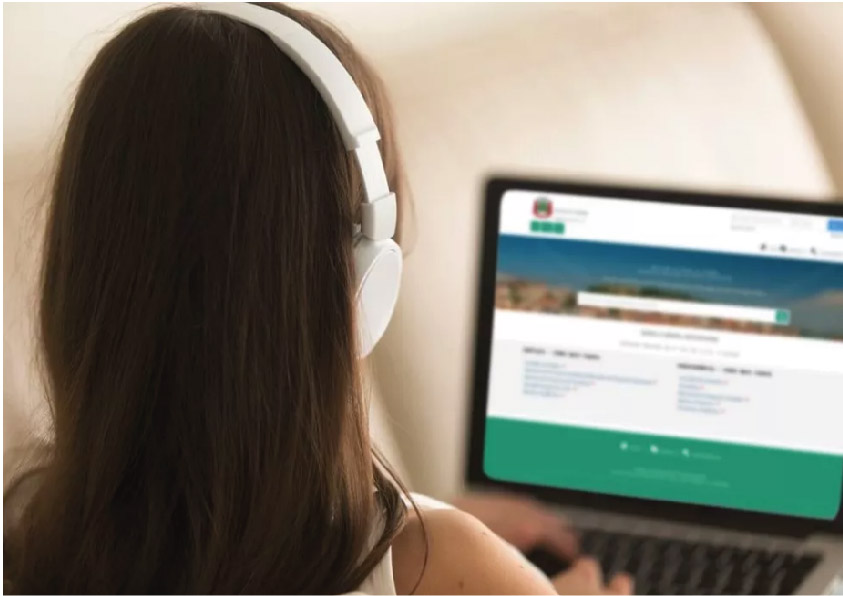 Conexão lenta, falta de recursos e número alto de abandono escolar marcam o primeiro ano de ensino remoto durante a pandemia Conexão lenta, falta de recursos e número alto de abandono escolar marcam o primeiro ano de ensino remoto durante a pandemia